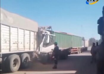 Un acoplado se soltó y chocó varios camiones en Dreyfus