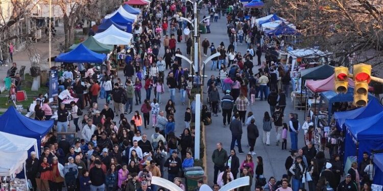 El «Emprende San Martín» que promueve el senador Esteban Motta llenó de vida las calles de El Trébol