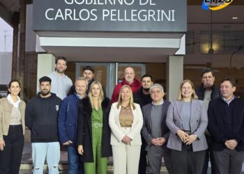 Esteban Motta y Gisela Scaglia acompañaron la inauguración del nuevo edificio comunal de Carlos Pellegrini