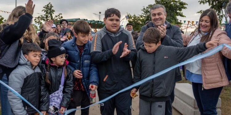 FIORENZA INAUGURÓ EL NUEVO PARQUE COMUNAL DE TIMBÚES