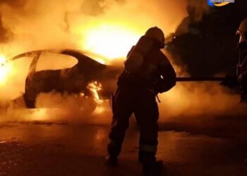 Morteros: Daños totales en vehículo que se incendió, tras chocar a un camión