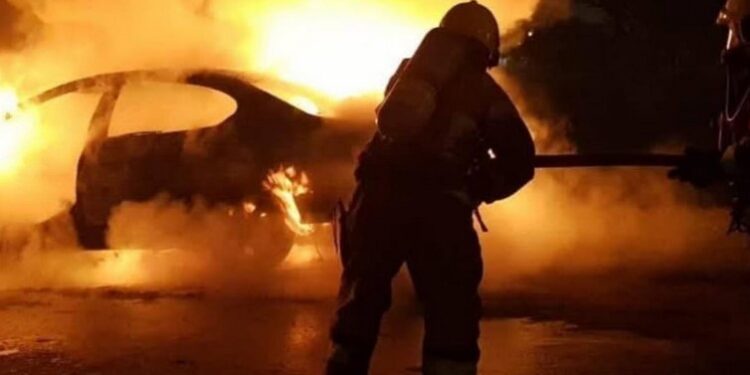 Morteros: Daños totales en vehículo que se incendió, tras chocar a un camión