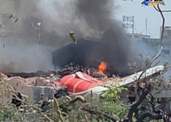 Más de 240 muertos tras estrellarse un avión en India que iba hacia Londres