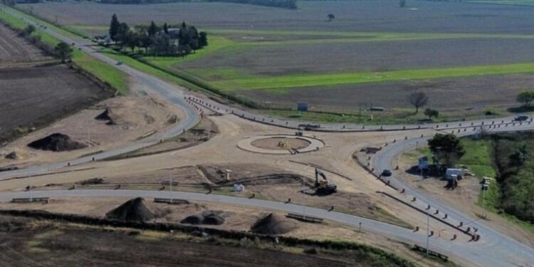 Galvez: Provincia avanza con la construcción de una nueva rotonda en el cruce de rutas provinciales N° 80 y 10