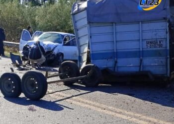 La UR XV informa siniestro vial en ruta 11 km. 418 (altura puente) con lesionados leves.