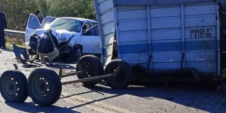 La UR XV informa siniestro vial en ruta 11 km. 418 (altura puente) con lesionados leves.