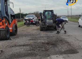 VIALIDAD NACIONAL TRABAJA EN LA TRAVESÍA URBANA DE RN 178 EN LAS ROSAS
