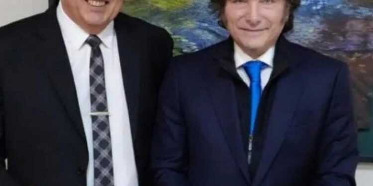 LA INSÓLITA CONFESIÓN DEL PASTOR EVANGÉLICO AMIGO DE JAVIER MILEI: TENÍA 100.000 PESOS Y «DIOS LOS CONVIRTIÓ EN DÓLARES»