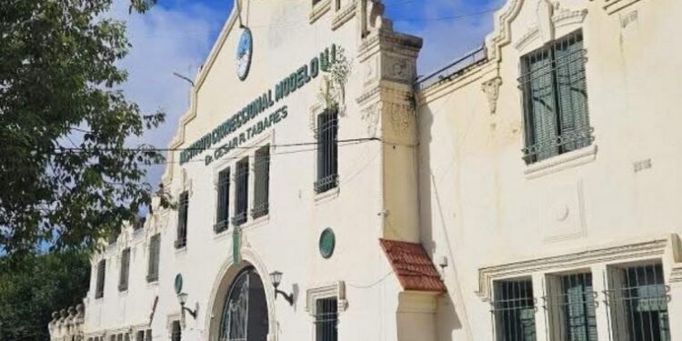 MATARON DE TRES PUNTAZOS A UN INTERNO DE LA UNIDAD 1 DE CORONDA