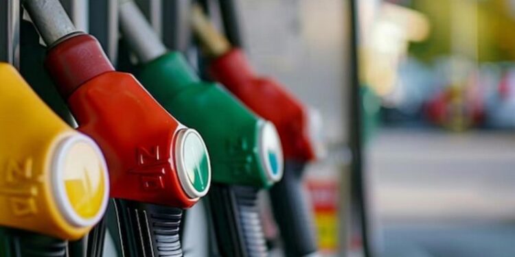 AUMENTA EL 3,5% LA NAFTA Y EL GASOIL