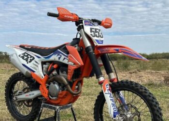 MOTO ROBADA EN FUNES. SE SOLICITA COLABORACIÓN Y OFRECE RECOMPENSA