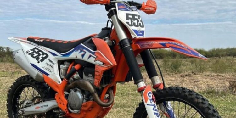 MOTO ROBADA EN FUNES. SE SOLICITA COLABORACIÓN Y OFRECE RECOMPENSA