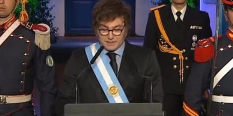 EL PRESIDENTE NO IRÁ A TUCUMÁN POR LA NIEBLA