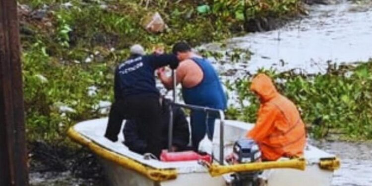 Rescate en plena Costanera: un hombre se arrojó al río desde el Puente Colgante de Santa Fe