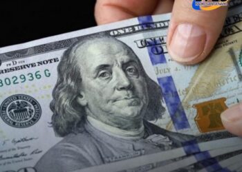 EL DÓLAR OFICIAL ALCANZA EL RÉCORD DESDE LA SALIDA DEL CEPO Y LOS PARALELOS VUELVEN A SUBIR POR ENCIMA DE LOS $1300