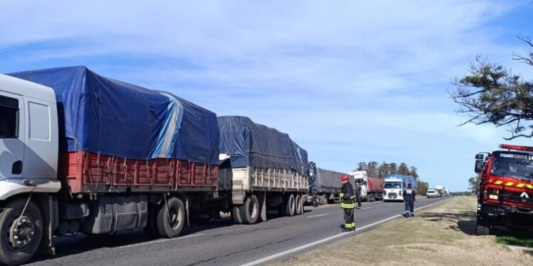RN178: Despistó un camión. Hay demoras en cercanías a la ciudad de Las Rosas