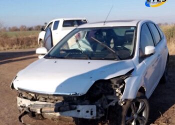 Un Sangenarino volcó en su auto en la zona rural de Arocena