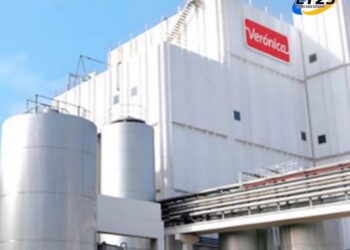 Verónica planteó echar a 200 empleados y reducir salarios