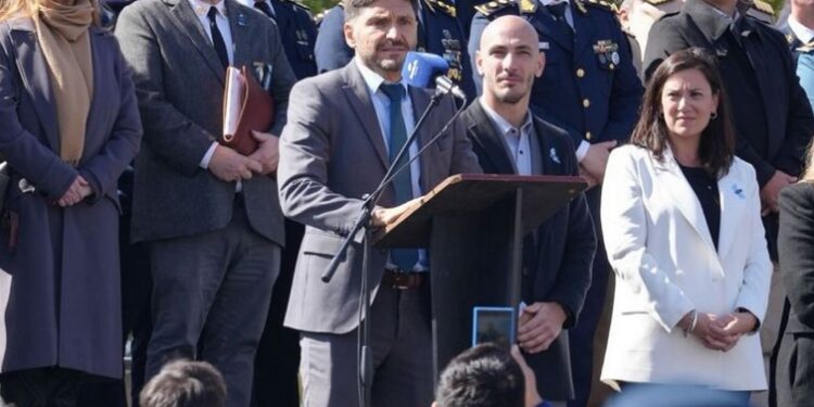 Pullaro: “A los que tienen una ideología contra el orden, les digo que la Rosario violenta se terminó”