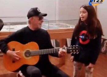 Leon Gieco donó una guitarra a la Escuela “Gobernador Luciano Molinas” de Cañada Rosquin