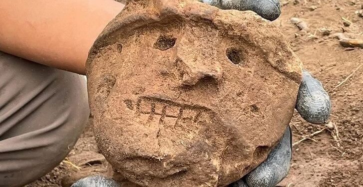 Perú: científicos descubrieron dos cabezas clavas y más de 200 estructuras prehispánicas en el sitio arqueológico Ollape