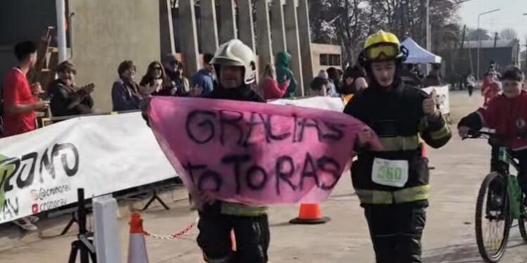 Hoy, con más de 150 inscriptos, se corrió la 4ta Maratón Domingo Polidoro que invitó a corredores de toda la provincia a recorrer las calles de Totoras.