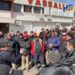 Tensa protesta de trabajadores de Vassalli en Firmat: reclaman sueldos adeudados y piden respuestas