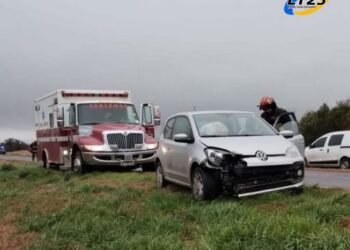 Carlos Pellegrini: ACCIDENTE EN RUTA 13: AUTO IMPACTÓ CON RUEDAS DESPRENDIDAS DE UN CAMIÓN