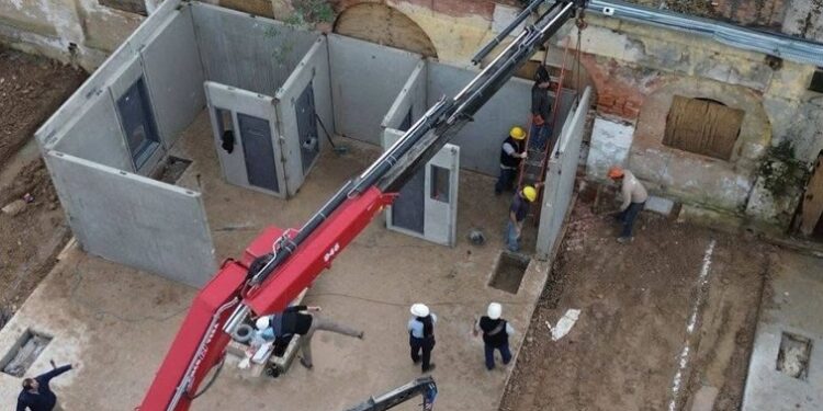 CÁRCEL DE CORONDA: PROVINCIA COMENZÓ A MONTAR LOS NUEVOS PABELLONES DE AISLAMIENTO