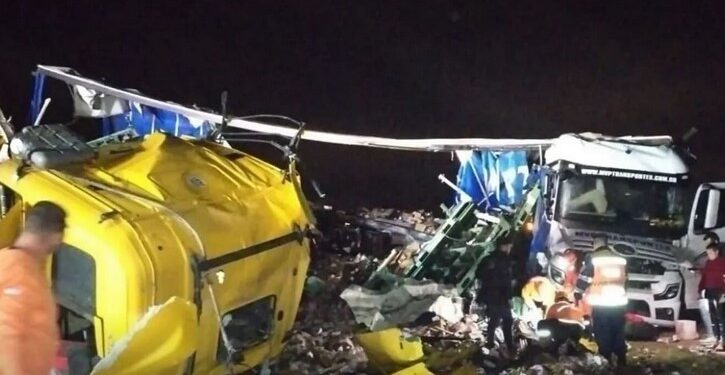 Choque fatal entre dos camiones en Ruta 9 entre Tortugas y Gral Roca