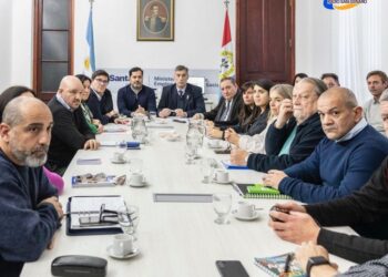 ESTATALES Y DOCENTES VUELVEN A REUNIRSE CON EL GOBIERNO PARA DEBATIR LAS PARITARIAS