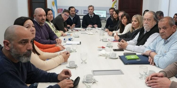 Paritaria docente: el Gobierno ofreció un aumento del 7 % semestral, con mínimos garantizados