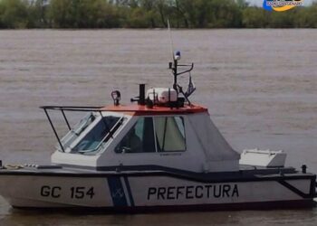 Rosario: Hace instantes, fue hallado el cuerpo de Adrián, el joven de 25 años que este lunes por la noche cayó al río mientras pescaba en la zona de Puerto Norte.