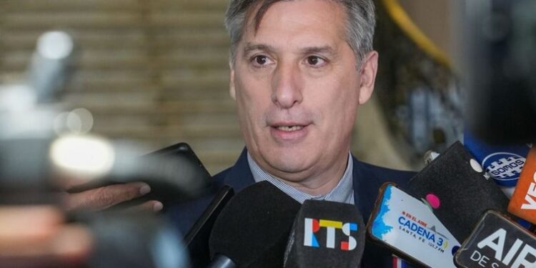 Olivares: “No dejaremos que el kirchnerismo meta la mano en los fondos del Iapos”