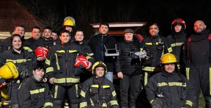 EL INTENDENTE CHALE ACOMPAÑÓ A BOMBEROS EN LA PRESENTACIÓN DE UN DRON DE ÚLTIMA TECNOLOGÍA RECIENTEMENTE INCORPORADO