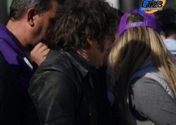 ATACARON CON PIEDRAS LA CARAVANA DE JAVIER MILEI EN LOMAS DE ZAMORA