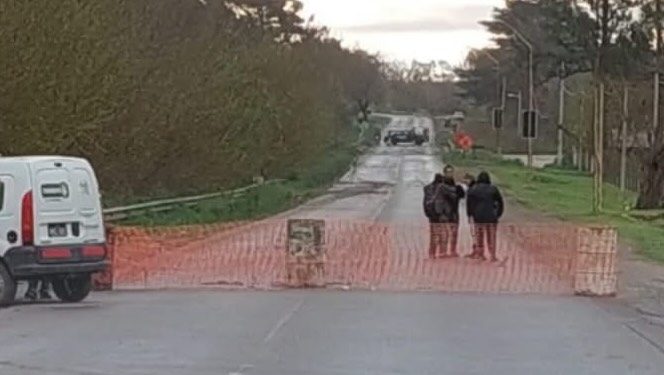 Ante el inminente desborde del Río Carcarañá por Ruta 9 altura Carcarañá/ Correa, el tramo permanecerá cortado.