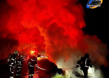 INCENDIO DE AUTO EN CAÑADA DE GÓMEZ.