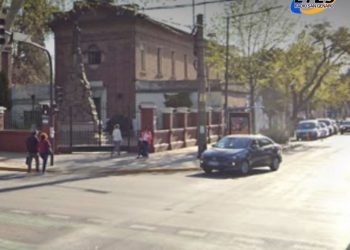 Chocó una moto con un patrullero en Avellaneda y Mendoza
