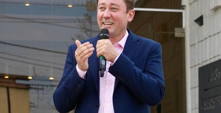 Esteban Motta y la UNL lanzan las becas “CreArte Litoral 2025” para artistas del departamento San Martín