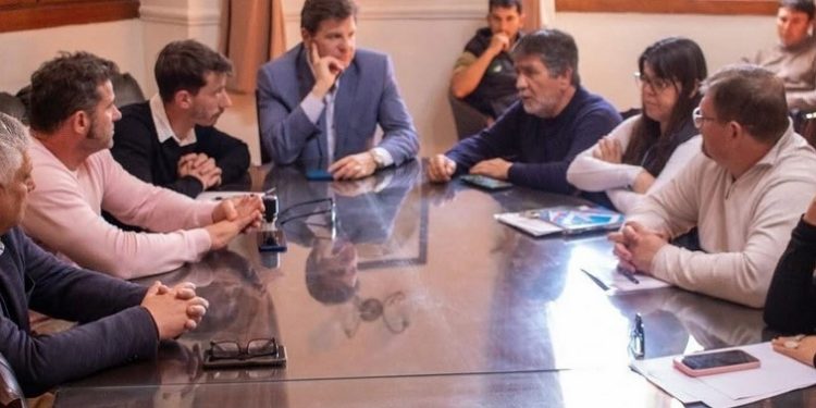 FESTRAM Y MUNICIPIOS DEFINIERON AUMENTO SALARIAL HASTA OCTUBRE Y SUSPENDIERON EL PARO