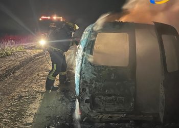 INCENDIO DE VEHÍCULO ROBADO EN CAÑADA DE GOMEZ.
