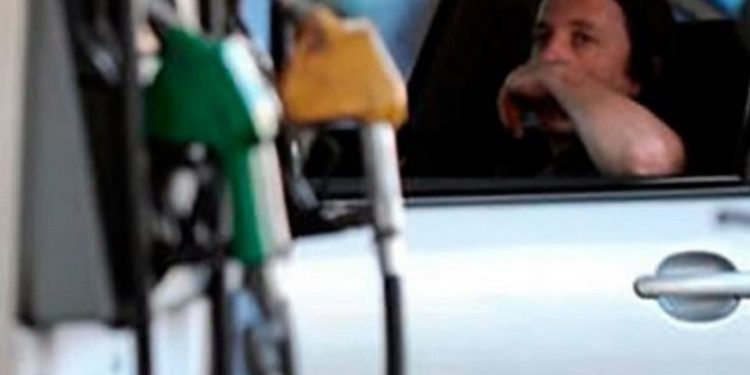 Subieron las naftas un 5%, pero las petroleras ya no informan los aumentos