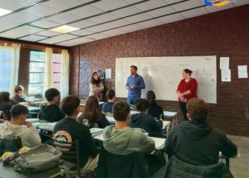 San Genaro: Charla introductoria a los alumnos de 4° año futuros promotores ambientales.