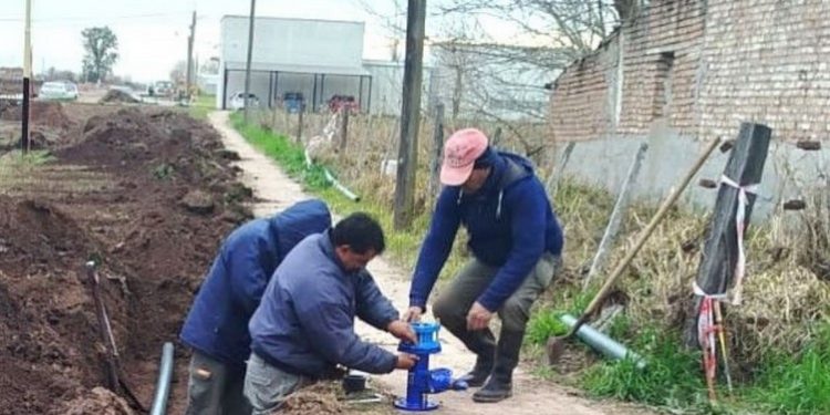 Más agua potable para Salto Grande: la Provincia desarrolla obras de perforación y refuerzo de la red