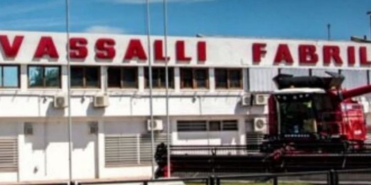 Desde la empresa de maquinaria agrícola Vassalli, con sede en Firmat, comunicó a sus trabajadores que la planta permanecerá cerrada desde el lunes 8 hasta el viernes 12 de septiembre, en medio de un conflicto laboral.
