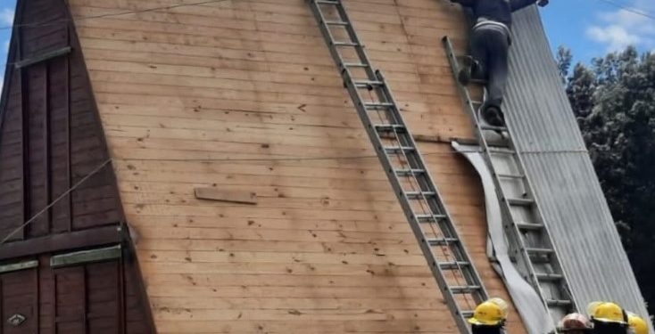 VOLADURA DE TECHO EN LAS ROSAS