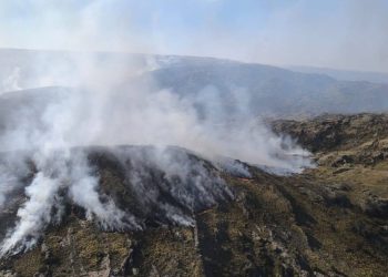 Córdoba. El fuego no da tregua en la Quebrada del Condorito: ya quemó 6 mil hectáreas