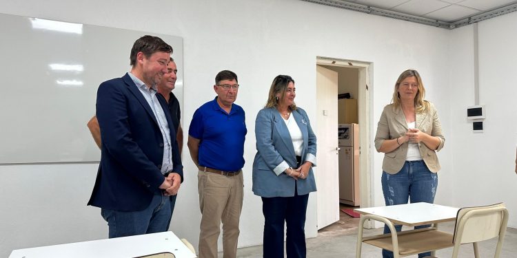El senador Esteban Motta recorrió obras del gobierno provincial en establecimientos educativos de Cañada Rosquín y María Susana