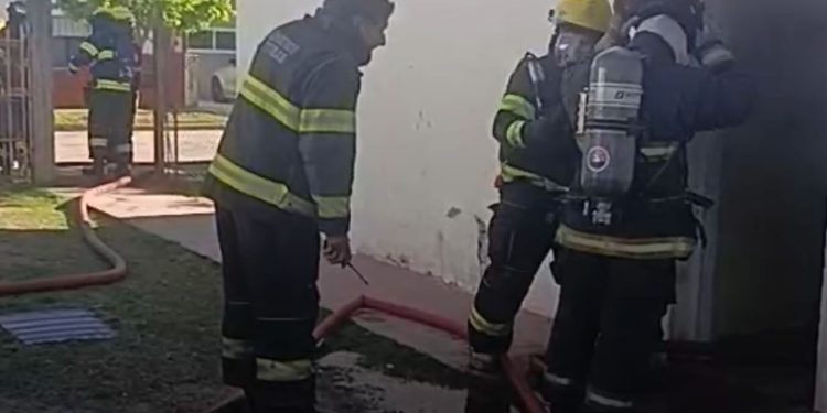 Una habitación tomó fuego por ropa incendiada en una casa de General López al 1300 en la ciudsd de Totoras